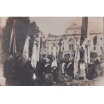 [Kosciuszkovy slavnosti ve Lvově, odhalení pamětní desky Tadeusze Kosciuszka v latinské katedrále ve Lvově. Soubor 4 dobových fotografií. Datum. Lvov, 14 X 1917.