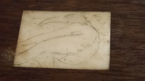 Akt Leżąca tusz kość drewno miniatura szkatułka ok. 1900 r.
