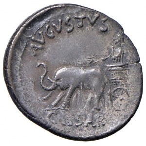 Augusto (27 a.C.-14 d.C.) Denario a nome del monetario …