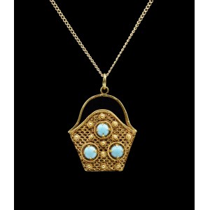 Pendant with turquoise