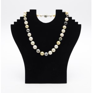 Pearl necklace