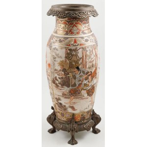 VASE WITH FIGURAL SCENES, Japan, Satsuma, 1st half of the 20th century.