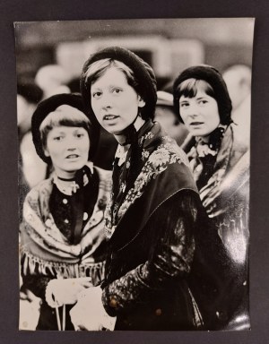 Wojciech Kryński, Fotografia artistica, Donne in costume popolare