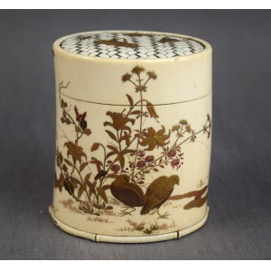 Puzdro in osso, Uccelli in giardino e insetti, Giappone, epoca Meiji, XIX secolo.