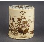 Puzdro in osso, Uccelli in giardino e insetti, Giappone, epoca Meiji, XIX secolo.