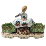 Countess with swans, Capodimonte (Italy)