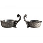Para platerowanych solniczek w stylu zakopiańskim, Pierwsza Krajowa Fabryka Wyrobów Platerowanych, Srebrnych i Metalowych M. Jarra, Kraków, pocz. XX w.