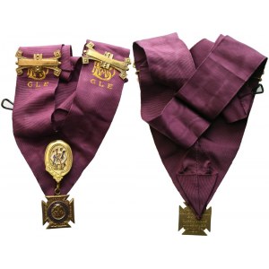 Distintivo Royal Antediluvian Order Of Buffaloes, Nemo Mortalium Omnibus Horis Sapit, G L E, AU E Smalti (24 x 64 mm)