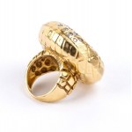 Gold diamond ring
