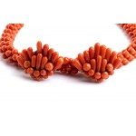 Set comprising of coral necklace and earrings