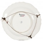 Vídeňská porcelánová manufaktura (od roku 1718), servisní talíř s reliéfem Ozier, 3. čtvrtina 18. století.