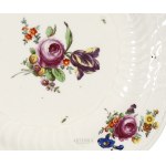 Wiedeńska Manufaktura Porcelany (od 1718), Talerz serwisowy z reliefem Ozier, 3 ćw. XVIII w.