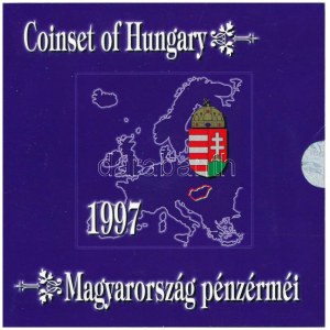1997. 50f-200Ft (10xklf) Magyarország pénzérméi forgalmi sor dísztokban. A belső tokon a ragasztás részben elengedett...