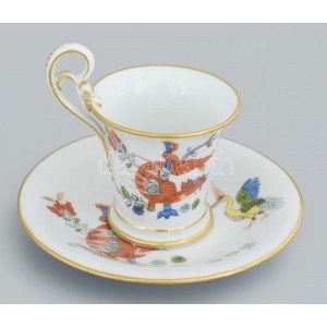 cca 20. sz. eleje, Meissen Kakiemon csésze alátéttel. Jelzett, kézzel festett, csészén repedéssel, d: 12 cm, m: 9...
