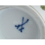 cca 20. sz. eleje, Meissen Kakiemon csésze alátéttel. Jelzett, kézzel festett, csészén repedéssel, d: 12 cm, m: 9...