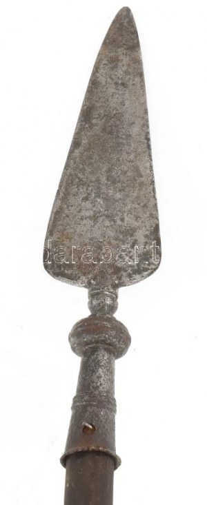 Sponton. cca 18. sz. második fele, német, 30 cm hosszú penge, pótolt fa nyéllel, kopott, h: 185 cm //...