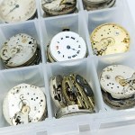 Set of about 90 mechanisms for mainly men's wristwatches and pocket watches