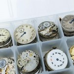 Set of about 90 mechanisms for mainly men's wristwatches and pocket watches