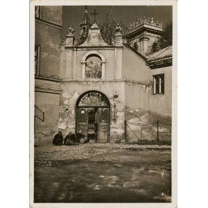 Lwów - Książnica Atlas - Wejście do kościoła i klasztoru PP. Benedyktynek Łac., ok. 1938.