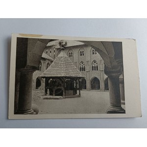 POSTCARD MALBORK TEUTONIC CASTLE WELL IN THE COURTYARD