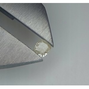 DIAMENT NATURALNY 0.22 CT WYCENA: 554$USD SILNA FLUORESCENCJA