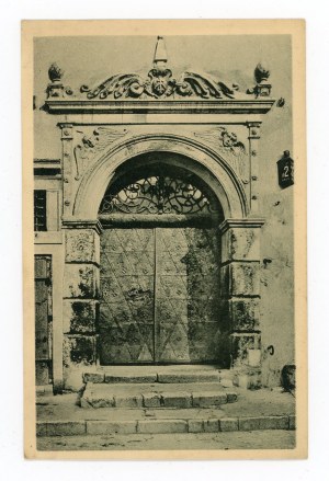 Warsaw - Old Town Square, portal of the tenement house of the former. Baryczków (356)