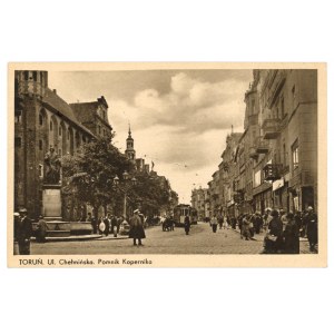 Torun - Chelminska Street. Copernicus monument (305)