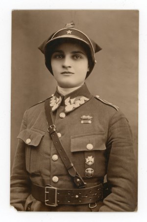 Girl in uniform with badges, photo by Borowiec, Konskie (445)