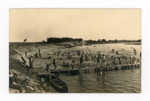 Durycze - bathing in the Bug River by P.W. soldiers (576)