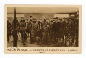 Brigadier J. Pilsudski's arrival in Warsaw on December 12, 1916. (614)
