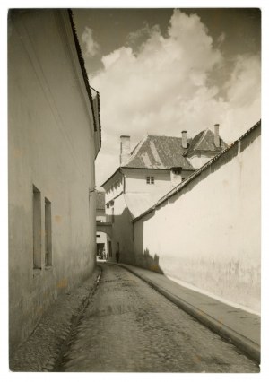 Vilnius - Photography by H. Poddębski. Bernardines' alley. (653)
