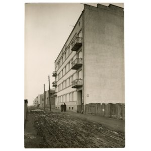 Warsaw - Photography by H. Poddębski. Targowek, Rudnicka street. New construction. (659)