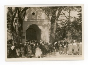 Calvary near Vilnius - pilgrims. Atlas 1938 edition (706)
