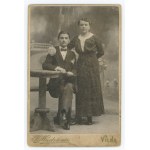 Vilnius - portrait of the family, photo by B. Miedzionis. Cabinet photograph 1915. (1220)
