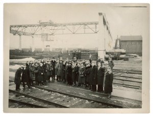 Warsaw - Higher Teacher Training Courses. Excursion to the Lilpop factory, 1933 (921)