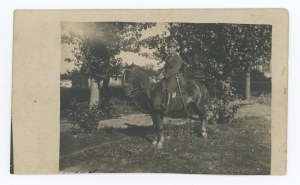 Photo - Soldier on horseback with saber (1622)