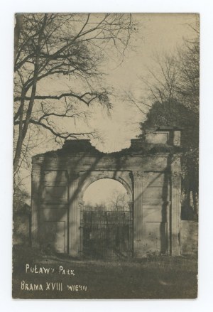 Pulawy - Park. Gate of the 18th century (1690).