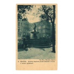 Gdańsk - Studnia Neptuna przed Dworem Artusa. Fot. R. Wyrobek (1961)