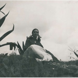 Toni Frissell, (1907—1988), Frida Kahlo w sesji dla Vogue „Señoras of Mexico” z 1937 r.