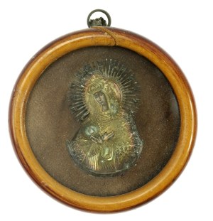 Our Lady of Ostra Brama. Oleoprint in brass shirt behind glass 1942 (770)