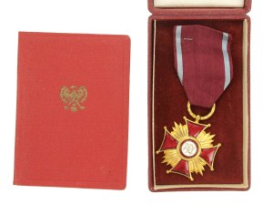 People's Republic of Poland, Gold Cross of Merit in box, together with card, 1957 (455)