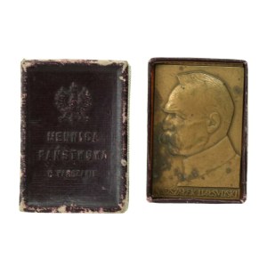 II RP, Plakieta Józef Piłsudski. Mennica Państwowa 40 x 27 mm. (637)