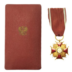 PRL, Złoty Krzyż Zasługi w pudełku (905)