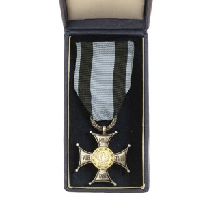 PRL, Order Wojenny Virtuti Militari V klasy z pudełkiem. Mennica Państwowa (960)