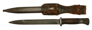 German bayonet model 84/98/III in scabbard, with frog (682)