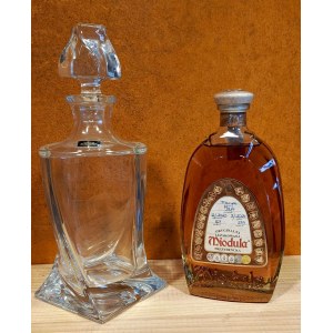 Original Presidential Liquefied Meadula® 0.5L 40%, comes with an elegant Bohemia decanter