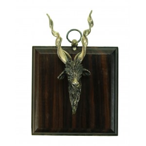 Statuetta con testa di capra. Argento (404)