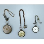A set of pocket watches with a devise. Total of 3 pieces. (336)