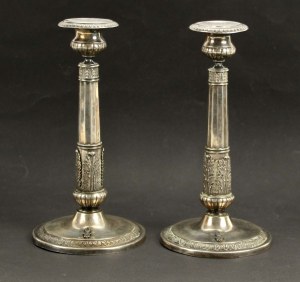 Pair of candlesticks with applied Ogończyk coat of arms, early 19th century (525)