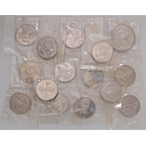 Lots - WORLD COINS Lotto composto da 3 cofanetti e altr...